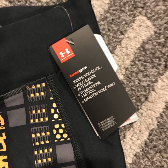 NWT Under Armour Crop Leggings💥 - Picture 3 of 4